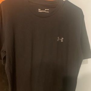 Black under Armour shirt